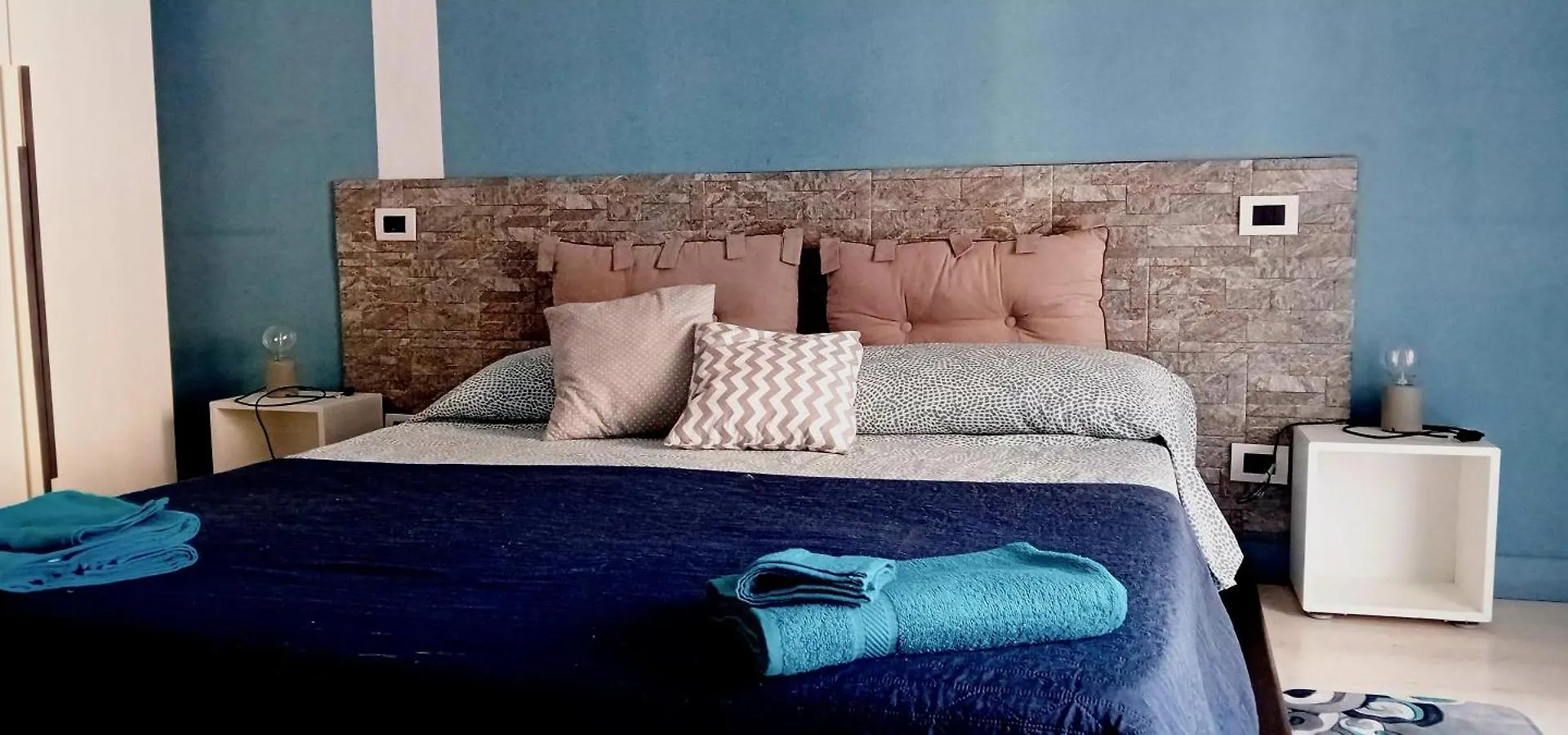 Domus Art Caulonia Apartment Rome Italy